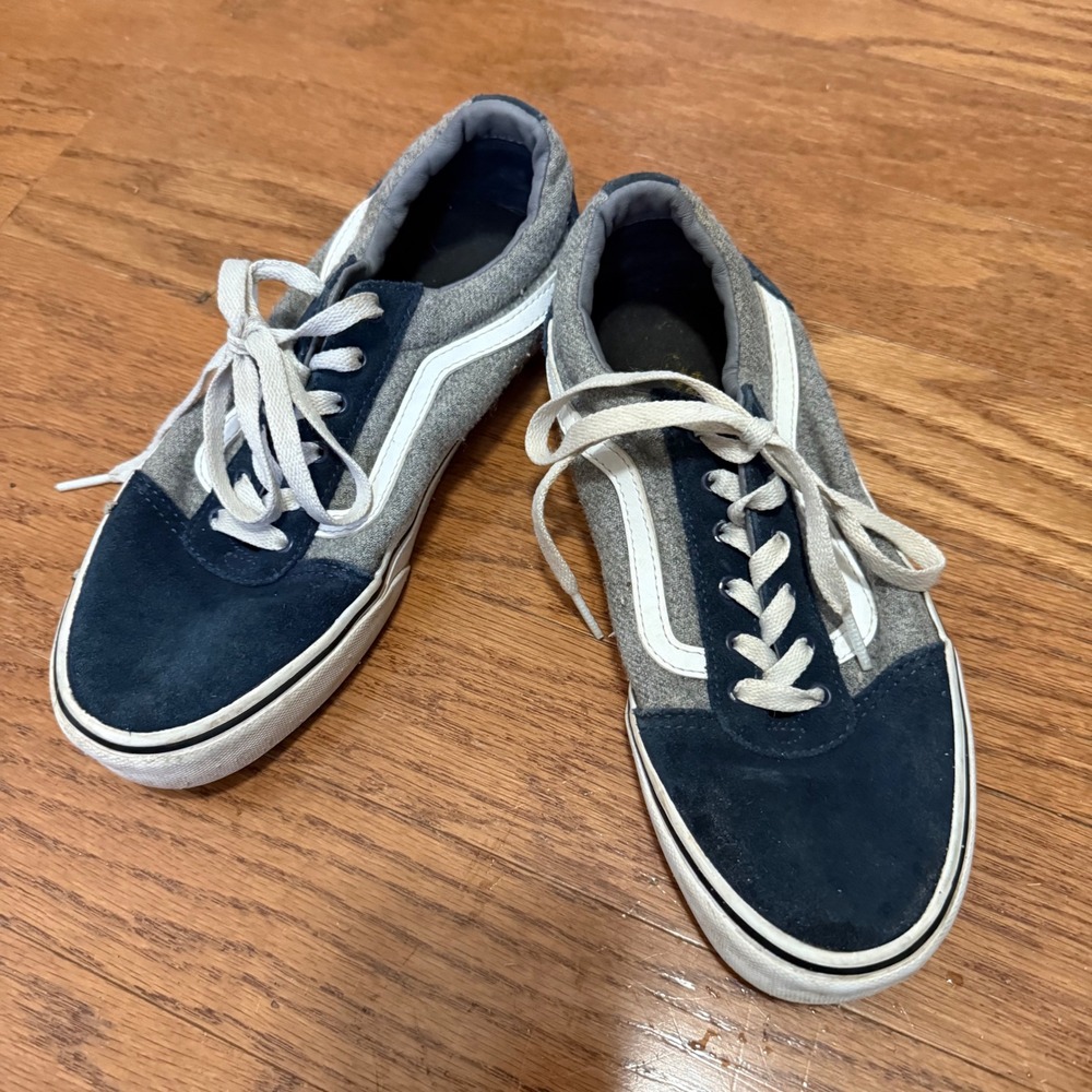 Vans Off the Wall Youth Size 6 Grey Blue Suede Felt Old Skool Skate Shoes